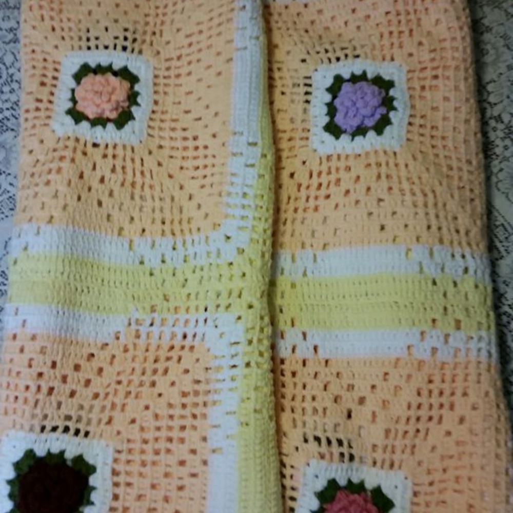 King/Queen Hand Crocheted Coverlet/Quilt - NEW